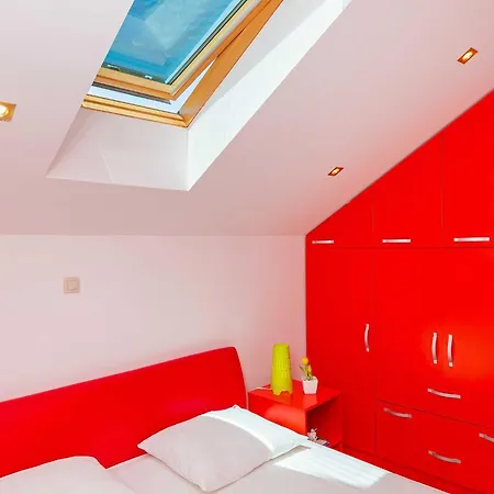 Vakantiehuis Holiday Ana's Paradise - Three Bedroom Holiday With Hot Tub And Terrace *