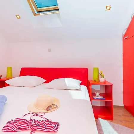 Holiday Ana's Paradise - Three Bedroom Holiday With Hot Tub And Terrace