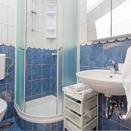 Holiday Ana's Paradise - Three Bedroom Holiday With Hot Tub And Terrace Vakantiehuis