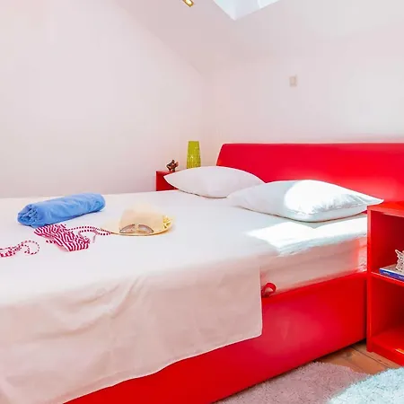 Vakantiehuis Holiday Ana's Paradise - Three Bedroom Holiday With Hot Tub And Terrace