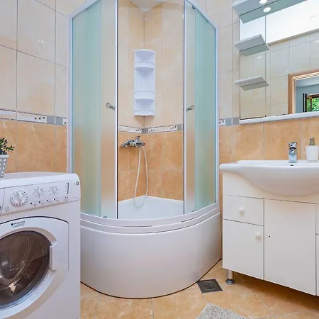 Vakantiehuis Holiday Ana's Paradise - Three Bedroom Holiday With Hot Tub And Terrace *