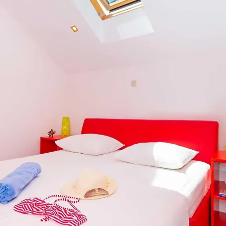 Holiday Ana's Paradise - Three Bedroom Holiday With Hot Tub And Terrace