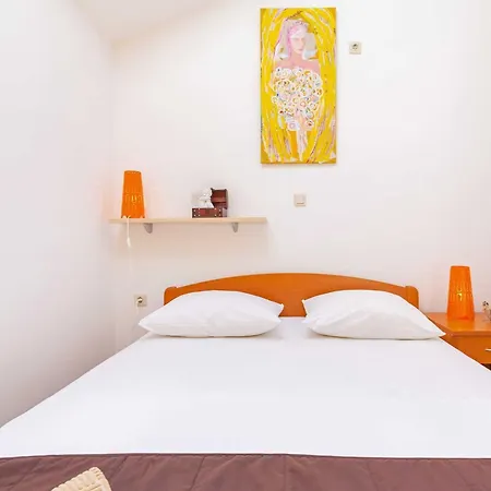 Vakantiehuis Holiday Ana's Paradise - Three Bedroom Holiday With Hot Tub And Terrace *